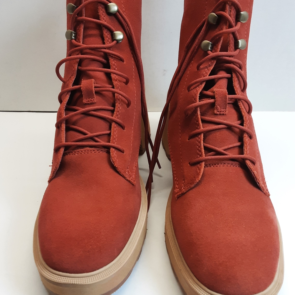 Sorel Women's Red Lace Up  Chunky Heel Boots